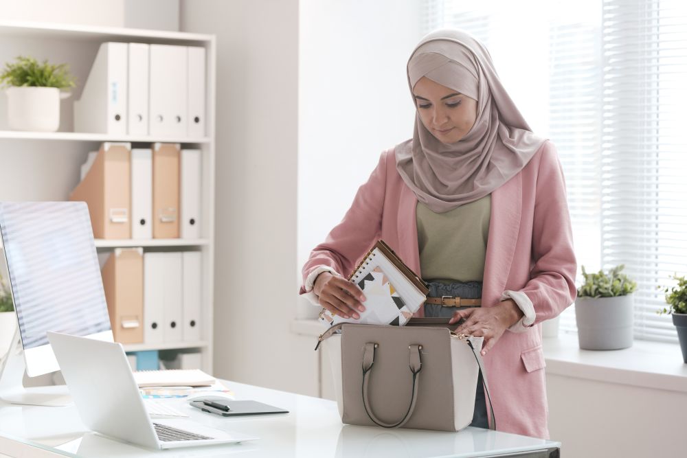 Earn 5000 AED in Dubai