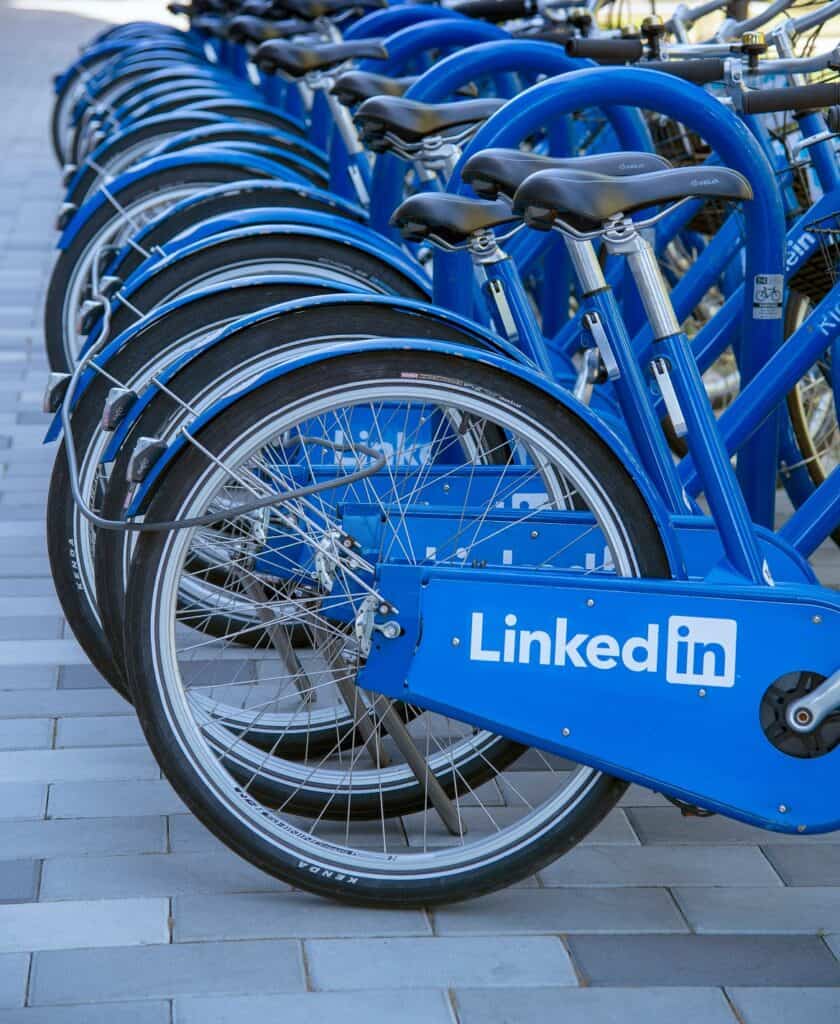 LinkedIn Profile Tips for Dubai Job Market
